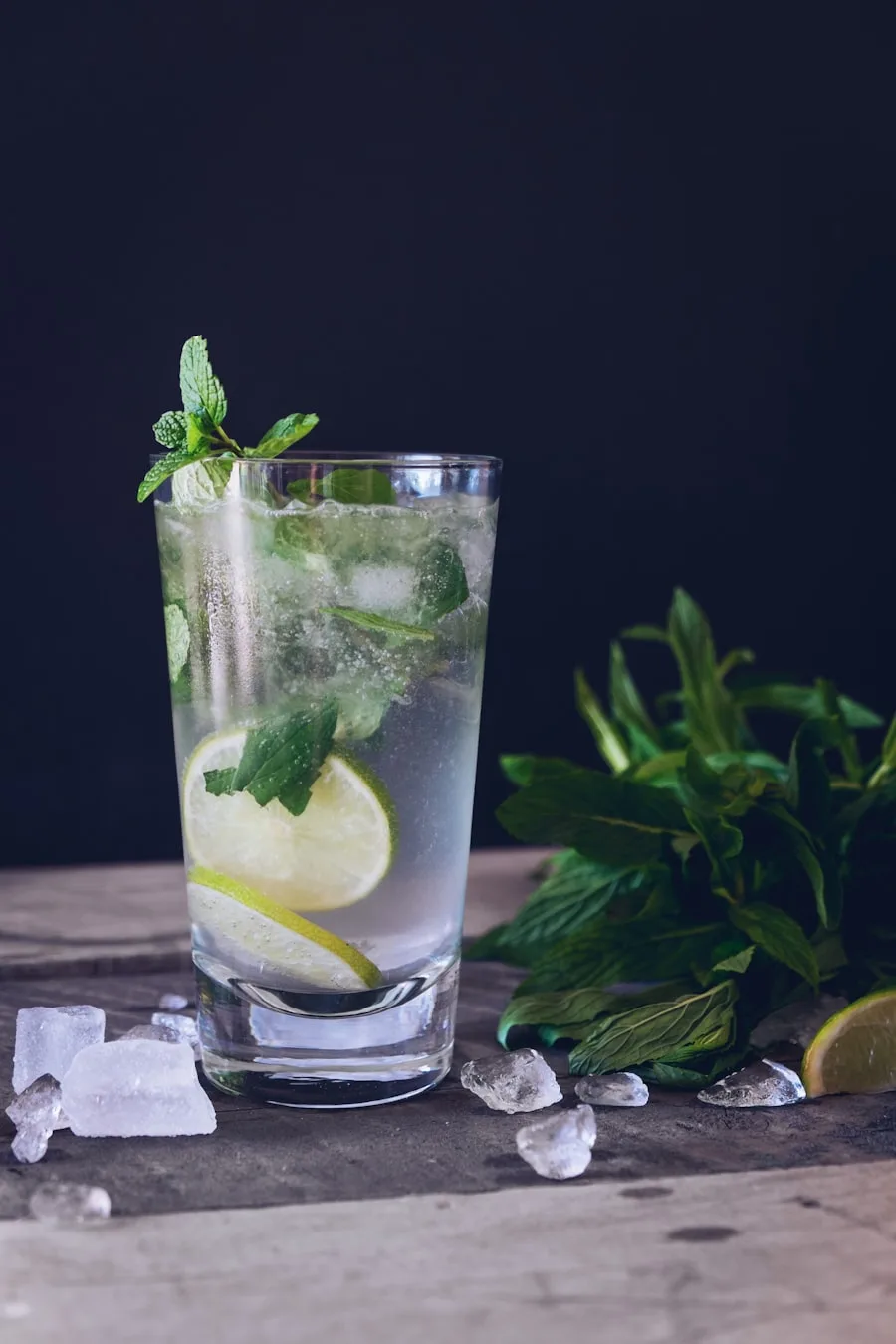 Chilled mint and lime drink with ice
